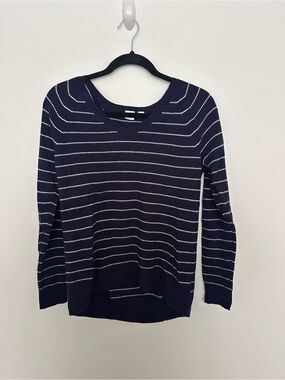 GAP Navy Striped Women's Sweater - Classic Crewneck